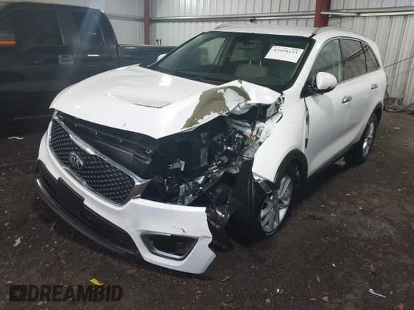 ✅ 2016 Kia Sorento LX • VIN: 5XYPGDA35GG006181 • Lot: 43498211. Wystawiony na IAAI z przebiegiem 77 000 mil. Bezpłatny archiwum sprzedaży aukcyjnych z USA i szczegółowy raport historii pojazdu na DreamBid. Zdjęcie 2.