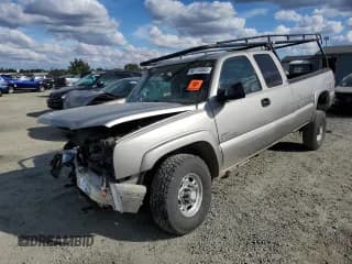 ✅ 2003 Chevrolet Silverado 2500HD LT • VIN: 1GCHK29153E171662 • Lot: 80114585. Wystawiony na Copart z przebiegiem Nie podano. Bezpłatny archiwum sprzedaży aukcyjnych z USA i szczegółowy raport historii pojazdu na DreamBid. Zdjęcie 1.
