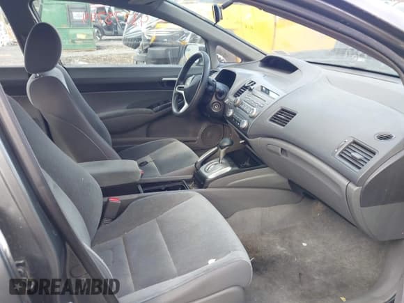 ✅ 2009 Honda Civic LX • VIN: 2HGFA16579H302301 • Lot: 43775744. Wystawiony na IAAI z przebiegiem 166 406 mil. Bezpłatny archiwum sprzedaży aukcyjnych z USA i szczegółowy raport historii pojazdu na DreamBid. Zdjęcie 5.