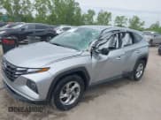 ✅ 2022 Hyundai Tucson SE • VIN: 5NMJA3AE5NH014755 • Lot: 42295267. Wystawiony na IAAI z przebiegiem 42 622 mil. Bezpłatny archiwum sprzedaży aukcyjnych z USA i szczegółowy raport historii pojazdu na DreamBid. Zdjęcie 6.