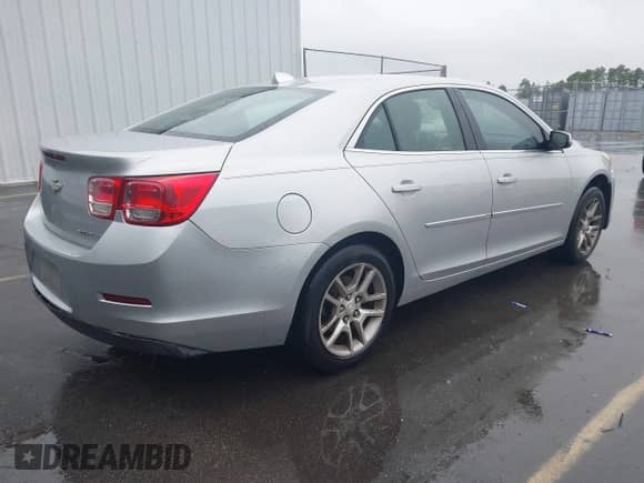 2013 Chevrolet Malibu LT z VIN 1G11C5SA7DF125748, wystawiony jako IAAI lot #43511224 z przebiegiem 291 847 mil mil oraz . Historia ofert i sprzedaży dostępna na DreamBid. Obrazek 4.