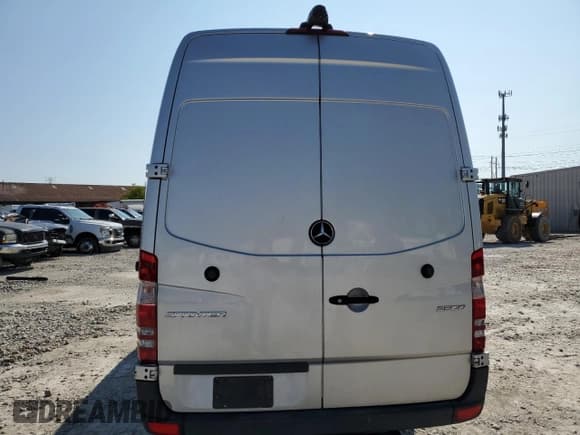 ✅ 2017 Mercedes-Benz Sprinter Cargo Worker • VIN: WD3PE8CDXHP540286 • Lot: 71364064. Listed on Copart with 364,772 mi. Free auction sales archive from the USA and detailed vehicle history report at DreamBid. Image 6.