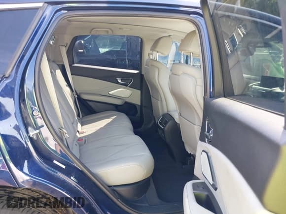 ✅ 2019 Acura RDX Technology • VIN: 5J8TC2H55KL015354 • Lot: 43141701. Wystawiony na IAAI z przebiegiem 78 879 mil. Bezpłatny archiwum sprzedaży aukcyjnych z USA i szczegółowy raport historii pojazdu na DreamBid. Zdjęcie 8.