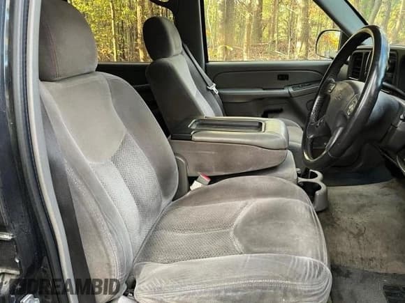 ✅ 2005 Chevrolet Suburban LT • VIN: 3GNEC16Z35G213608 • Лот: 92740565. Опубликован ранее на Copart с пробегом 55 778 миль. Бесплатный доступ к архиву аукционных продаж из США и подробный отчёт об истории автомобиля на DreamBid. Изображение 5.