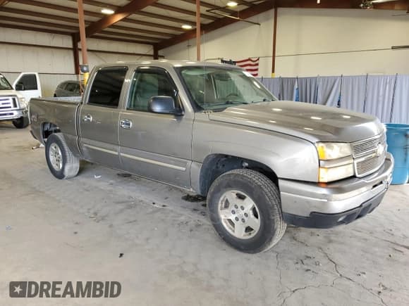 ✅ 2006 Chevrolet Silverado 1500 LT1 • VIN: 2GCEK13TX61158435 • Лот: 71489464. Опубликован ранее на Copart с пробегом 230 200 миль. Бесплатный доступ к архиву аукционных продаж из США и подробный отчёт об истории автомобиля на DreamBid. Изображение 4.
