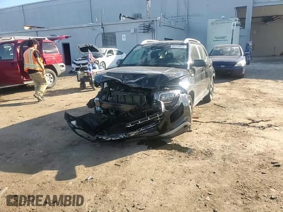 ✅ 2022 Hyundai Venue SEL • VIN: KMHRC8A38NU190003 • Lot: 82418025. Listed on Copart with 35,299 mi. Free auction sales archive from the USA and detailed vehicle history report at DreamBid. Image 14.