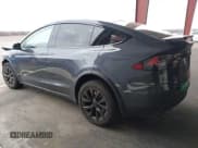 ✅ 2022 Tesla Model X Plaid • VIN: 7SAXCBE64NF332324 • Lot: 43818808. Wystawiony na IAAI z przebiegiem 42 322 mil. Bezpłatny archiwum sprzedaży aukcyjnych z USA i szczegółowy raport historii pojazdu na DreamBid. Zdjęcie 3.