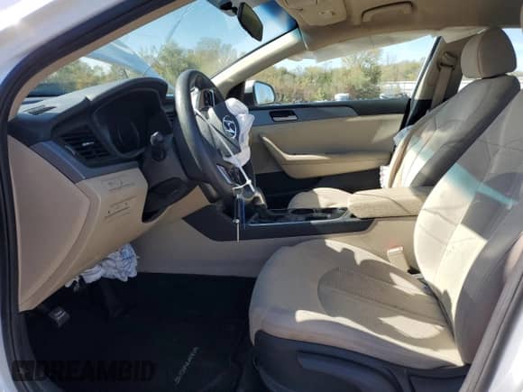 2018 Hyundai Sonata SE с VIN 5NPE24AF7JH675262, выставлен на аукционе Copart как лот 86427965 с пробегом 120 130 миль миль и Списание • Salvage title. История ставок и продаж доступна на DreamBid. Изображение 7.