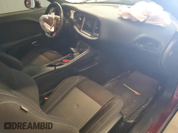 ✅ 2022 Dodge Challenger SXT • VIN: 2C3CDZAG1NH263560 • Lot: 87371675. Wystawiony na Copart z przebiegiem 59 132 mil. Bezpłatny archiwum sprzedaży aukcyjnych z USA i szczegółowy raport historii pojazdu na DreamBid. Zdjęcie 8.