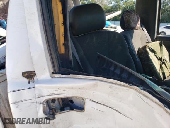 ✅ 1999 Chevrolet Silverado 1500 • VIN: 1GCEK14T0XE116788 • Лот: 75709104. Опубликован ранее на Copart с пробегом Не указан. Бесплатный доступ к архиву аукционных продаж из США и подробный отчёт об истории автомобиля на DreamBid. Изображение 11.