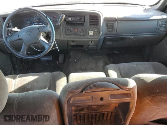 ✅ 2003 Chevrolet Silverado 1500 Work Truck • VIN: 1GCEC19X53Z359363 • Лот: 81646724. Опубликован ранее на Copart с пробегом 246 927 миль. Бесплатный доступ к архиву аукционных продаж из США и подробный отчёт об истории автомобиля на DreamBid. Изображение 8.