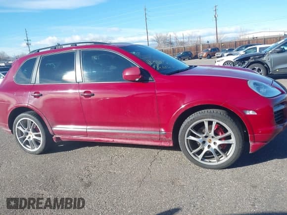 ✅ 2008 Porsche Cayenne GTS • VIN: WP1AD29P08LA71325 • Lot: 43914004. Wystawiony na IAAI z przebiegiem 147 020 mil. Bezpłatny archiwum sprzedaży aukcyjnych z USA i szczegółowy raport historii pojazdu na DreamBid. Zdjęcie 13.