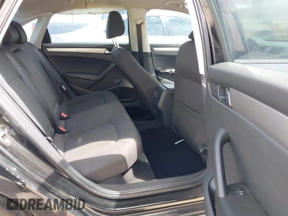 ✅ 2013 Volkswagen Passat Wolfsburg Edition • VIN: 1VWAH7A37DC096077 • Лот: 42638800. Опубликован ранее на IAAI с пробегом 104 439 миль. Бесплатный доступ к архиву аукционных продаж из США и подробный отчёт об истории автомобиля на DreamBid. Изображение 8.