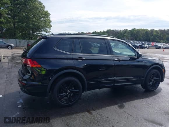 ✅ 2023 Volkswagen Tiguan SE R-Line Black • VIN: 3VV8B7AX2PM140903 • Lot: 43230208. Listed on IAAI with 11,454 mi. Free auction sales archive from the USA and detailed vehicle history report at DreamBid. Image 13.