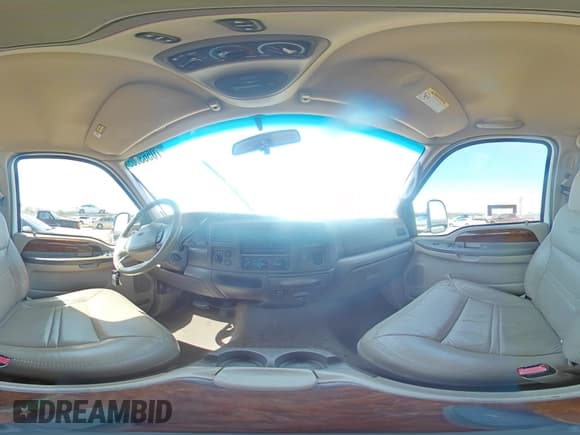 ✅ 2000 Ford Excursion Limited • VIN: 1FMNU43S1YEE15272 • Лот: 70563005. Опубликован ранее на Copart с пробегом 248 663 миль. Бесплатный доступ к архиву аукционных продаж из США и подробный отчёт об истории автомобиля на DreamBid. Изображение 15.