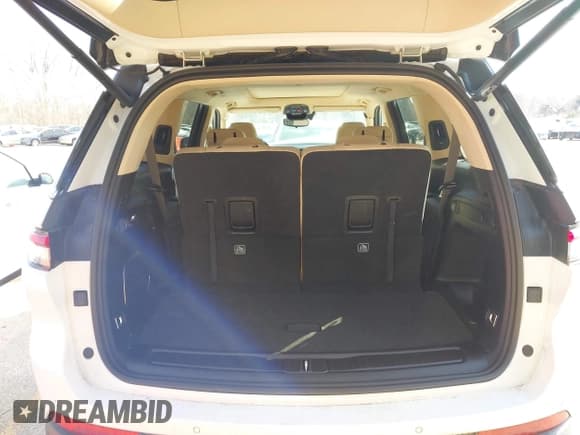 ✅ 2022 Jeep Grand Cherokee Limited • VIN: 1C4RJKBG8N8586661 • Lot: 41760327. Listed on IAAI with 43,894 mi. Free auction sales archive from the USA and detailed vehicle history report at DreamBid. Image 12.