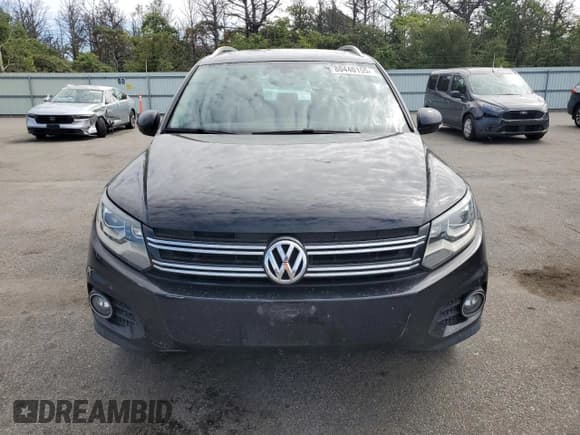 ✅ 2017 Volkswagen Tiguan Sport • VIN: WVGTV7AX5HK015656 • Lot: 80440155. Listed on Copart with 78,462 mi. Free auction sales archive from the USA and detailed vehicle history report at DreamBid. Image 5.