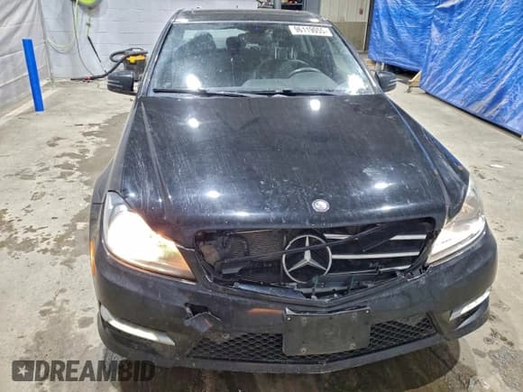 ✅ 2014 Mercedes-Benz C 300 Sport • VIN: WDDGF8AB6EA946638 • Lot: 96119055. Wystawiony na Copart z przebiegiem 183 177 mil. Bezpłatny archiwum sprzedaży aukcyjnych z USA i szczegółowy raport historii pojazdu na DreamBid. Zdjęcie 5.