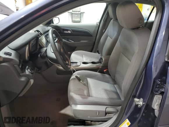 2013 Chevrolet Malibu LS z VIN 1G11B5SA7DF167050, wystawiony jako Copart lot #70800245 z przebiegiem 116 634 mil mil oraz Szkoda całkowita • Salvage title. Historia ofert i sprzedaży dostępna na DreamBid. Obrazek 7.