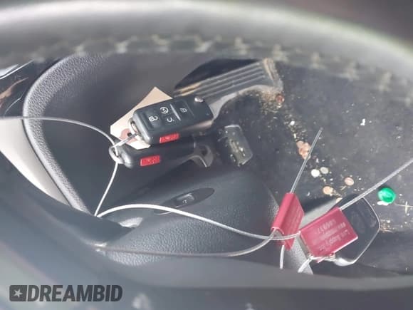 ✅ 2021 Volkswagen Passat SE • VIN: 1VWSA7A37MC018438 • Лот: 43039571. Опубликован ранее на IAAI с пробегом 83 584 миль. Бесплатный доступ к архиву аукционных продаж из США и подробный отчёт об истории автомобиля на DreamBid. Изображение 11.