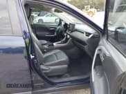 ✅ 2022 Toyota RAV4 XLE Premium • VIN: 2T3C1RFV2NW190906 • Lot: 43105034. Wystawiony na IAAI z przebiegiem 101 904 mil. Bezpłatny archiwum sprzedaży aukcyjnych z USA i szczegółowy raport historii pojazdu na DreamBid. Zdjęcie 5.