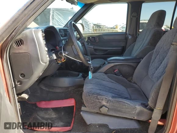 ✅ 2002 Chevrolet S-10 LS • VIN: 1GCDT13W92K224518 • Лот: 76748894. Опубликован ранее на Copart с пробегом 196 469 миль. Бесплатный доступ к архиву аукционных продаж из США и подробный отчёт об истории автомобиля на DreamBid. Изображение 7.