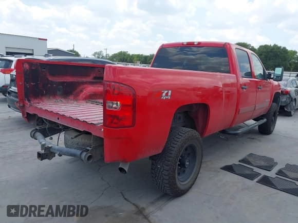 ✅ 2008 Chevrolet Silverado 2500HD LTZ • VIN: 1GCHK23KX8F139454 • Лот: 42907246. Опубликован ранее на IAAI с пробегом 110 096 миль. Бесплатный доступ к архиву аукционных продаж из США и подробный отчёт об истории автомобиля на DreamBid. Изображение 4.