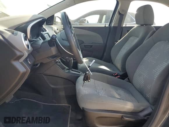 2020 Chevrolet Sonic LS с VIN 1G1JB5SB5L4117444, выставлен на аукционе Copart как лот 65004585 с пробегом 111 414 миль миль и Списание • Salvage title. История ставок и продаж доступна на DreamBid. Изображение 7.