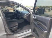 ✅ 2019 Dodge Durango SXT Plus • VIN: 1C4RDJAG9KC645325 • Lot: 42221279. Wystawiony na IAAI z przebiegiem 79 666 mil. Bezpłatny archiwum sprzedaży aukcyjnych z USA i szczegółowy raport historii pojazdu na DreamBid. Zdjęcie 5.