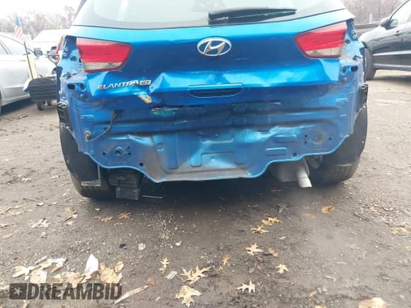 ✅ 2018 Hyundai Elantra • VIN: KMHH35LE5JU021057 • Lot: 43755207. Listed on IAAI with 33,053 mi. Free auction sales archive from the USA and detailed vehicle history report at DreamBid. Image 6.