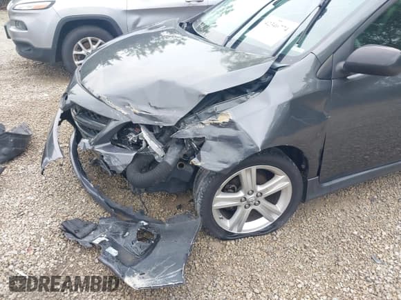 ✅ 2013 Toyota Corolla L • VIN: 2T1BU4EE8DC062475 • Lot: 42346774. Listed on IAAI with 135,193 mi. Free auction sales archive from the USA and detailed vehicle history report at DreamBid. Image 18.