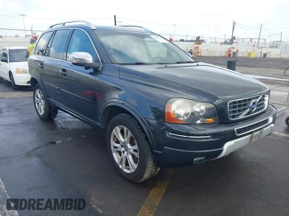 ✅ 2014 Volvo XC90 • VIN: YV4952CZ7E1684316 • Lot: 41901513. Listed on IAAI with 100,266 mi. Free auction sales archive from the USA and detailed vehicle history report at DreamBid. Image 1.