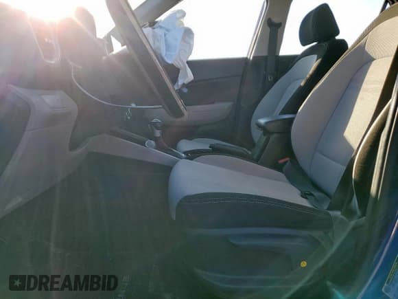 ✅ 2021 Hyundai Venue Denim • VIN: KMHRC8A30MU116119 • Lot: 45838645. Listed on Copart with 18,754 mi. Free auction sales archive from the USA and detailed vehicle history report at DreamBid. Image 7.