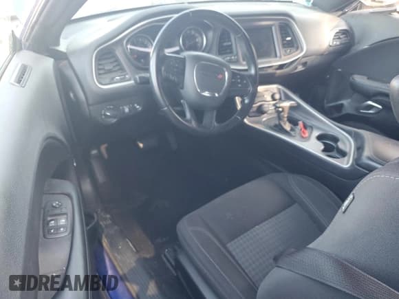 ✅ 2019 Dodge Challenger SXT • VIN: 2C3CDZAG5KH752071 • Lot: 86118755. Wystawiony na Copart z przebiegiem 67 930 mil. Bezpłatny archiwum sprzedaży aukcyjnych z USA i szczegółowy raport historii pojazdu na DreamBid. Zdjęcie 8.