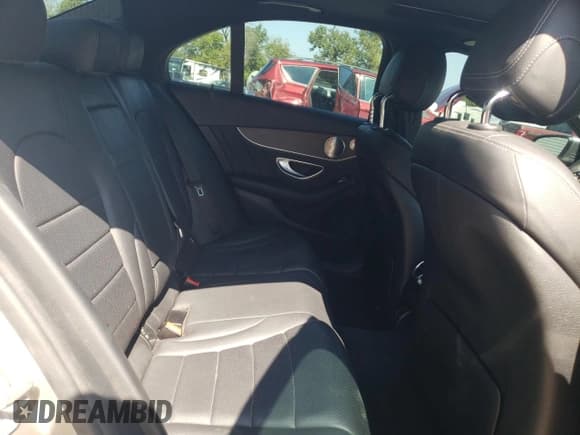 ✅ 2020 Mercedes-Benz C 300 • VIN: WDDWF8EB2LR527397 • Lot: 80670825. Wystawiony na Copart z przebiegiem 64 331 mil. Bezpłatny archiwum sprzedaży aukcyjnych z USA i szczegółowy raport historii pojazdu na DreamBid. Zdjęcie 10.