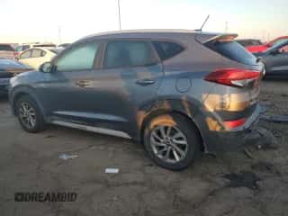 2017 Hyundai Tucson SE z VIN KM8J3CA4XHU497038, wystawiony jako Copart lot #81793615 z przebiegiem 121 402 mil mil oraz Czysty tytuł • Clean title. Historia ofert i sprzedaży dostępna na DreamBid. Obrazek 2.