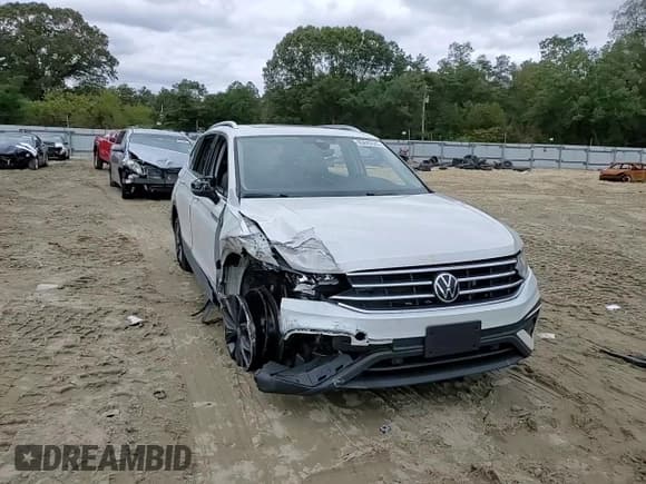 ✅ 2023 Volkswagen Tiguan SE • VIN: 3VVMB7AX0PM038014 • Lot: 85849535. Wystawiony na Copart z przebiegiem 54 500 mil. Bezpłatny archiwum sprzedaży aukcyjnych z USA i szczegółowy raport historii pojazdu na DreamBid. Zdjęcie 14.