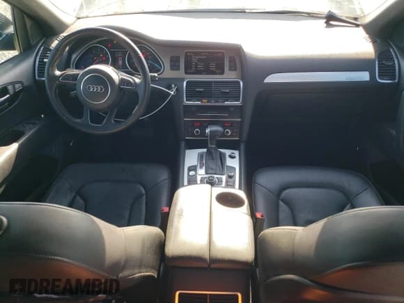 ✅ 2015 Audi Q7 S line Prestige • VIN: WA1DGAFE5FD003977 • Lot: 52365215. Wystawiony na Copart z przebiegiem 176 627 mil. Bezpłatny archiwum sprzedaży aukcyjnych z USA i szczegółowy raport historii pojazdu na DreamBid. Zdjęcie 8.