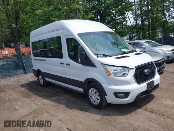 ✅ 2022 Ford Transit Passenger XL • VIN: 1FBAX2X89NKA78929 • Lot: 42493797. Wystawiony na IAAI z przebiegiem 35 885 mil. Bezpłatny archiwum sprzedaży aukcyjnych z USA i szczegółowy raport historii pojazdu na DreamBid. Zdjęcie 1.