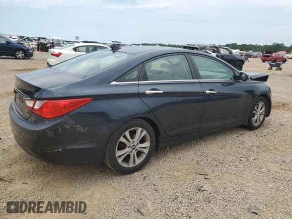 ✅ 2013 Hyundai Sonata SE • VIN: 5NPEC4AC9DH618942 • Lot: 56891824. Listed on Copart with 166,529 mi. Free auction sales archive from the USA and detailed vehicle history report at DreamBid. Image 3.