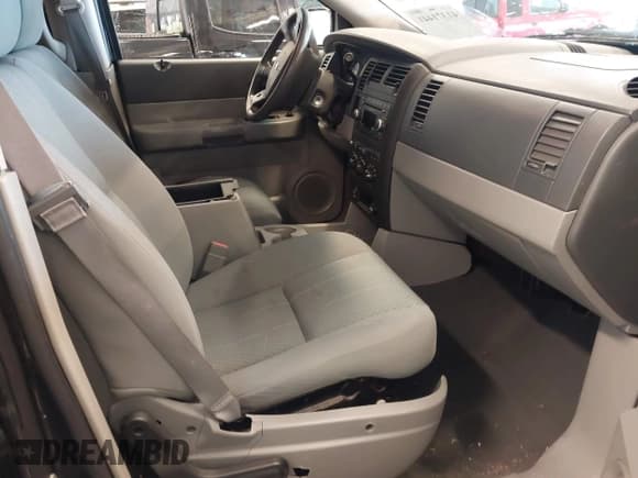 ✅ 2008 Dodge Durango • VIN: 1D8HB38N48F127746 • Lot: 41371441. Listed on IAAI with 204,796 mi. Free auction sales archive from the USA and detailed vehicle history report at DreamBid. Image 5.