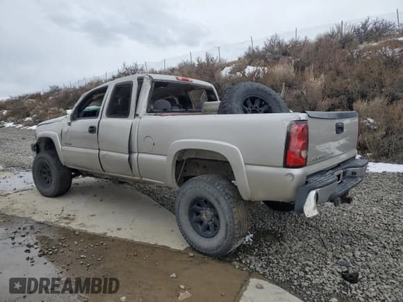 ✅ 2006 Chevrolet Silverado 2500HD Work Truck • VIN: 1GCHK29U06E211466 • Lot: 45384955. Wystawiony na Copart z przebiegiem Nie podano. Bezpłatny archiwum sprzedaży aukcyjnych z USA i szczegółowy raport historii pojazdu na DreamBid. Zdjęcie 2.