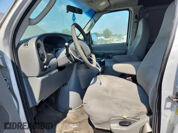 ✅ 2008 Ford Econoline Cargo Commercial • VIN: 1FTNE24W68DA11431 • Лот: 63142865. Опубликован ранее на Copart с пробегом 203 971 миль. Бесплатный доступ к архиву аукционных продаж из США и подробный отчёт об истории автомобиля на DreamBid. Изображение 7.