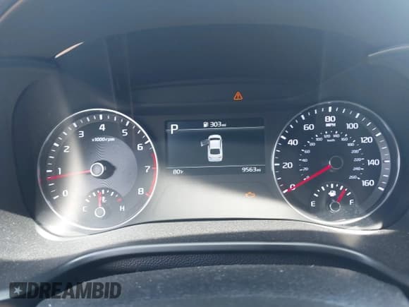 ✅ 2024 Kia Forte LXS • VIN: 3KPF24AD8RE762302 • Lot: 42116508. Wystawiony na IAAI z przebiegiem 9 563 mil. Bezpłatny archiwum sprzedaży aukcyjnych z USA i szczegółowy raport historii pojazdu na DreamBid. Zdjęcie 7.