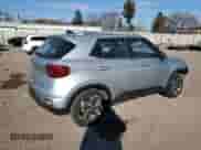 ✅ 2022 Hyundai Venue SEL • VIN: KMHRC8A37NU166422 • Лот: 83429794. Размещён на Copart с пробегом 28 445 миль миль. Получите бесплатный доступ к архиву аукционных продаж из США и посмотрите подробный отчёт об истории автомобиля на DreamBid. Изображение 3.