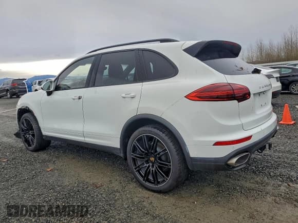 ✅ 2015 Porsche Cayenne Diesel • VIN: WP1AF2A20FLA31401 • Lot: 96367755. Listed on Copart with 106,597 mi. Free auction sales archive from the USA and detailed vehicle history report at DreamBid. Image 2.