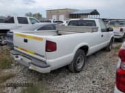 ✅ 2000 Chevrolet S-10 LS • VIN: 1GCCS14W6YK218696 • Лот: 67710344. Опубликован ранее на Copart с пробегом 106 603 миль. Бесплатный доступ к архиву аукционных продаж из США и подробный отчёт об истории автомобиля на DreamBid. Изображение 3.