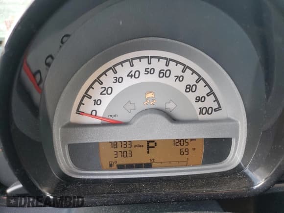 ✅ 2012 Smart fortwo Pure • VIN: WMEEJ3BA8CK562524 • Lot: 69400375. Listed on Copart with 78,733 mi. Free auction sales archive from the USA and detailed vehicle history report at DreamBid. Image 9.