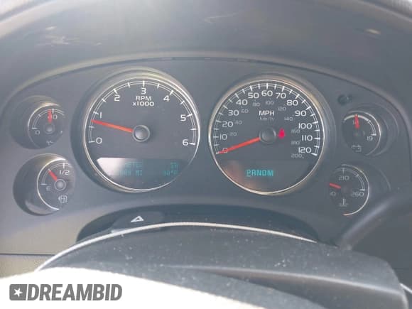 ✅ 2014 Chevrolet Suburban LTZ • VIN: 1GNSCKE06ER107262 • Lot: 43301081. Wystawiony na IAAI z przebiegiem 122 888 mil. Bezpłatny archiwum sprzedaży aukcyjnych z USA i szczegółowy raport historii pojazdu na DreamBid. Zdjęcie 7.