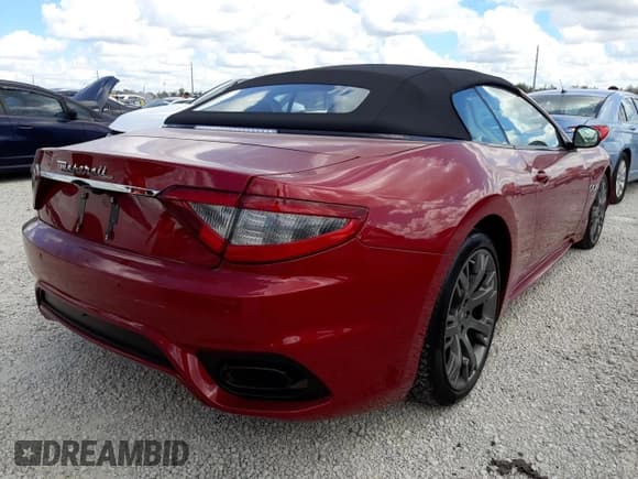 ✅ 2018 Maserati GranTurismo Sport • VIN: ZAM45VMAXJ0273429 • Lot: 62010052. Wystawiony na Copart z przebiegiem 9 980 mil. Bezpłatny archiwum sprzedaży aukcyjnych z USA i szczegółowy raport historii pojazdu na DreamBid. Zdjęcie 4.